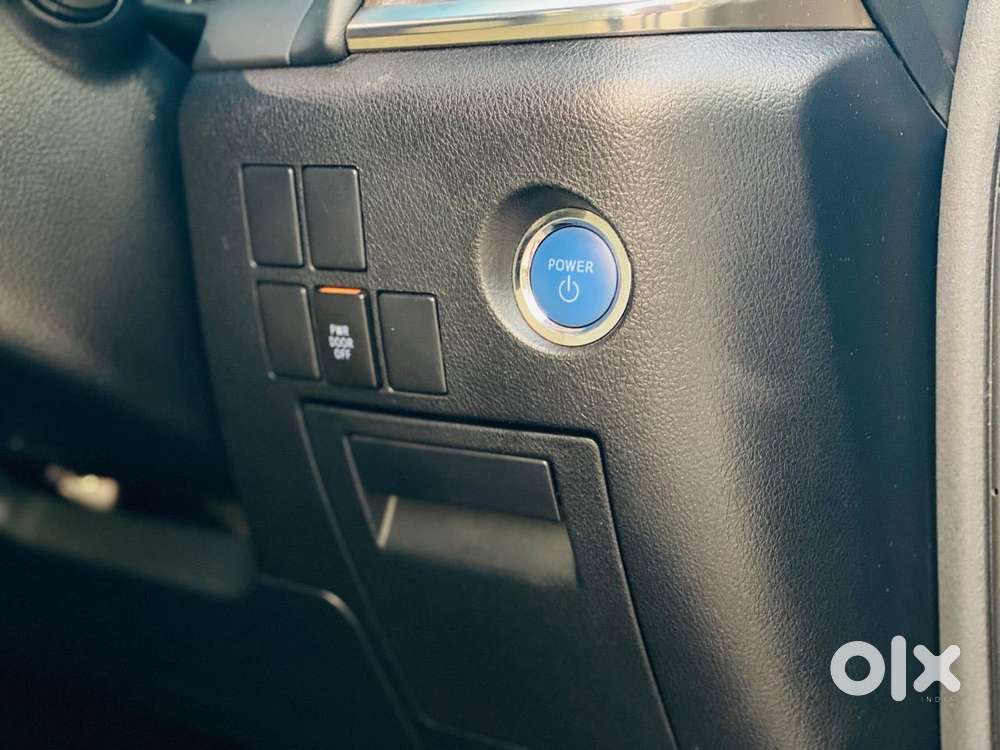 Toyota Vellfire Vip – Executive Lounge, 2023, Petrol