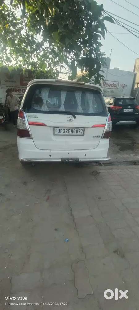 Toyota Innova 2014 Diesel 200000 Km Driven