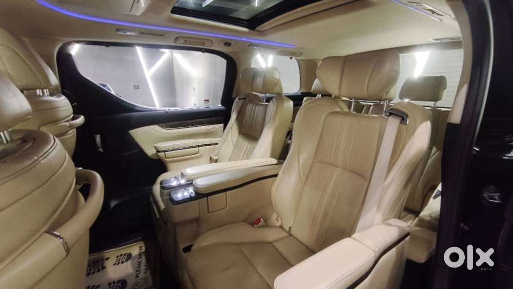 Toyota Vellfire Vip &ndash; Executive Lounge, 2022, Petrol