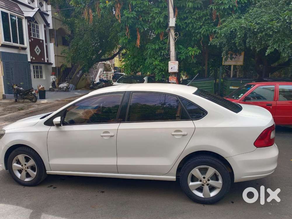 Skoda Rapid [ ] 1.5 Style Plus Tdi At, 2016, Diesel
