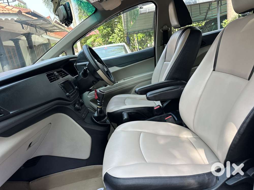 Mahindra Marazzo M4, 2018, Diesel