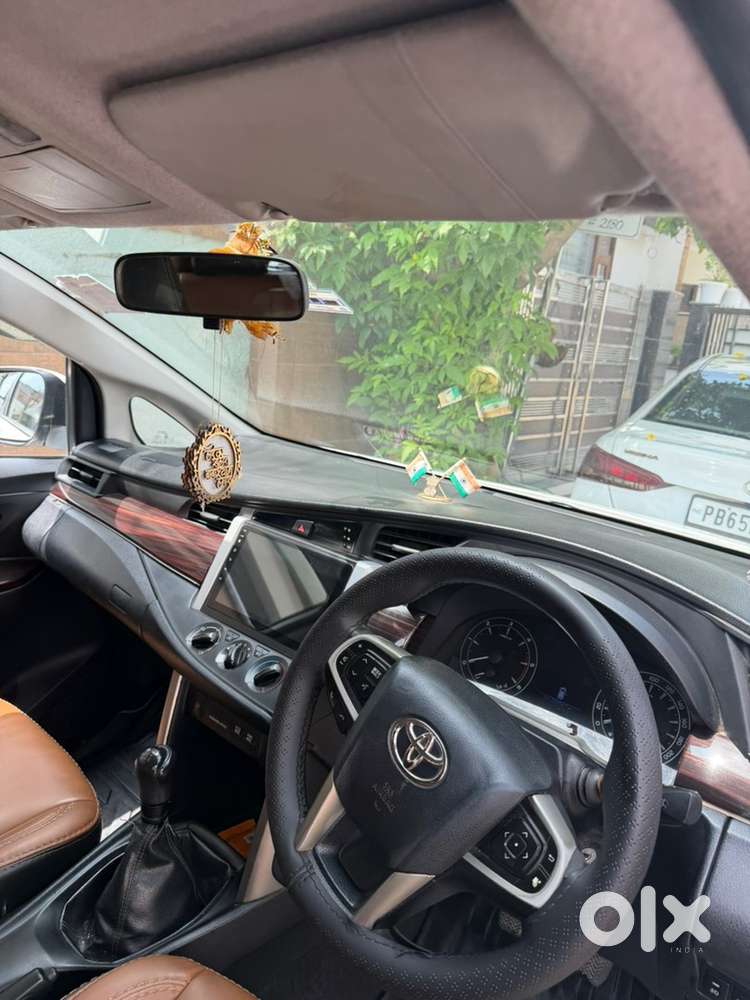 Toyota Innova Crysta 2017