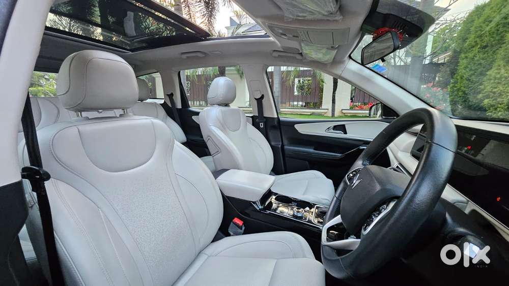 Mahindra Xuv700 2.0 Ax 7 Petrol At Luxury Pack Str, 2024, Diesel