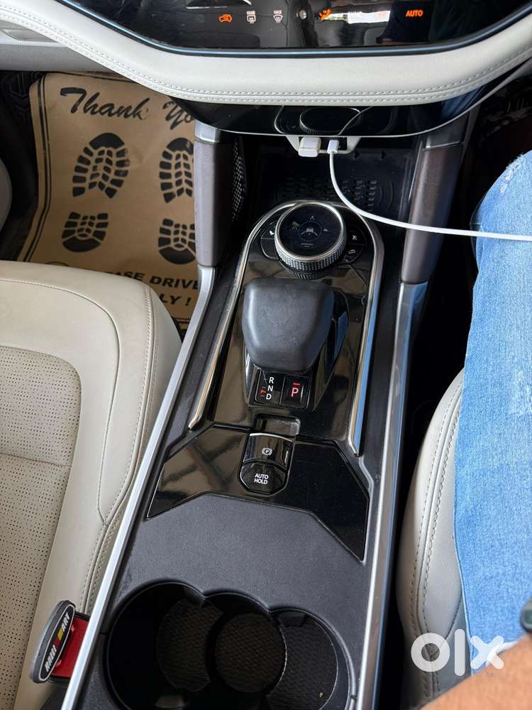 2025 Tata Safari Diesel, Automatic, Plus Dual Tone