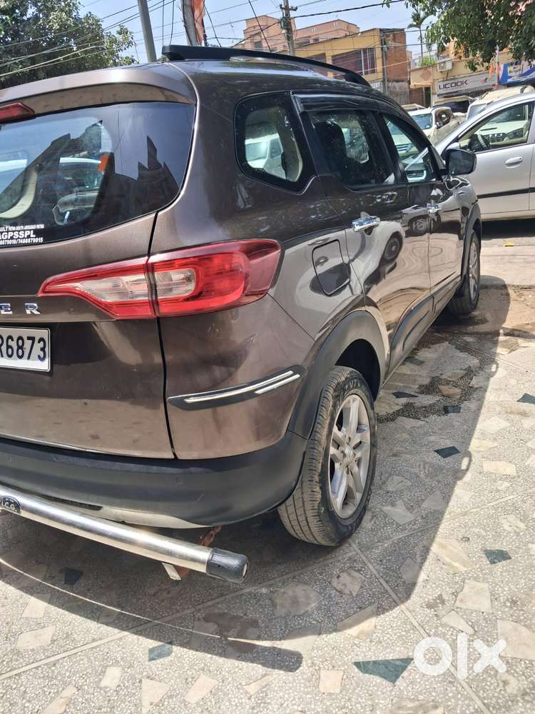 Renault Triber Rxz, 2024, Petrol