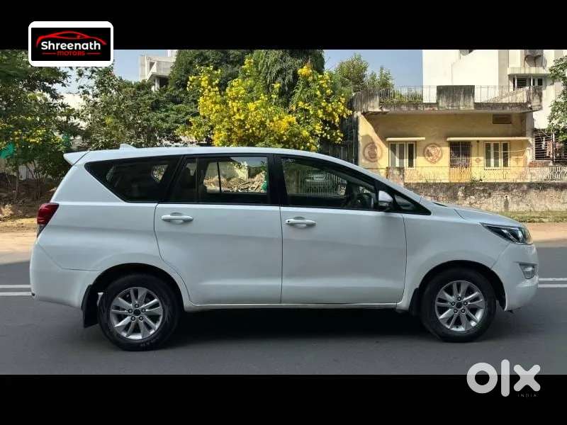Toyota Innova Crysta [2020-ongoing] 2.4 Gx 8 Str, 2017, Diesel