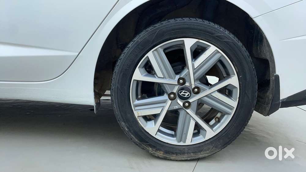 Hyundai Verna 1.5 Sx Petrol Mt, 2023, Petrol