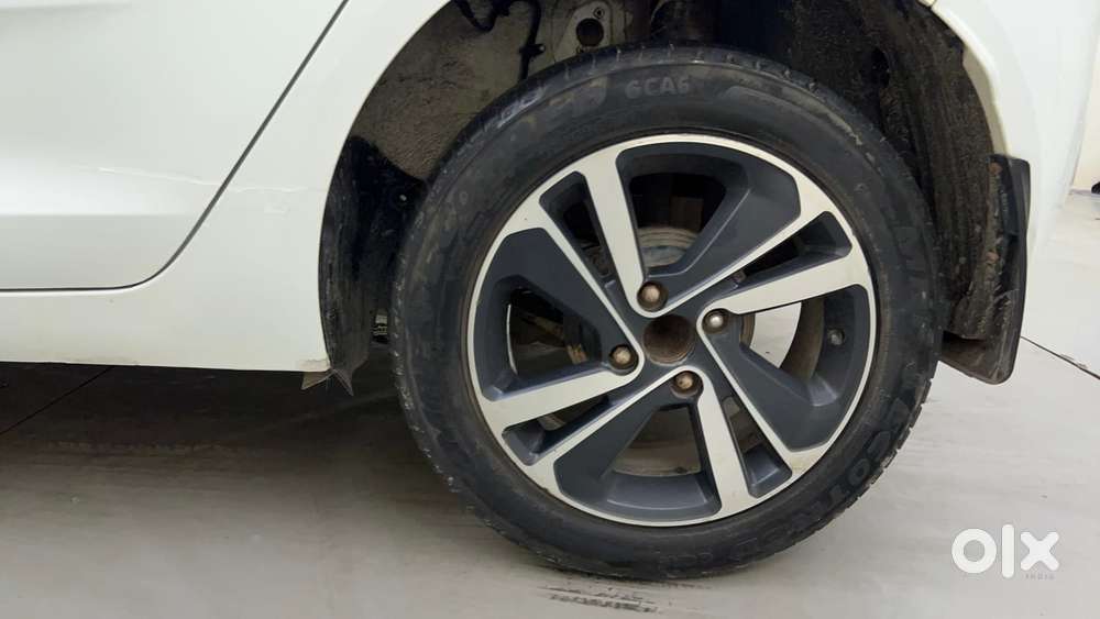 Tata Altroz Xz Plus (s), 2023, Petrol