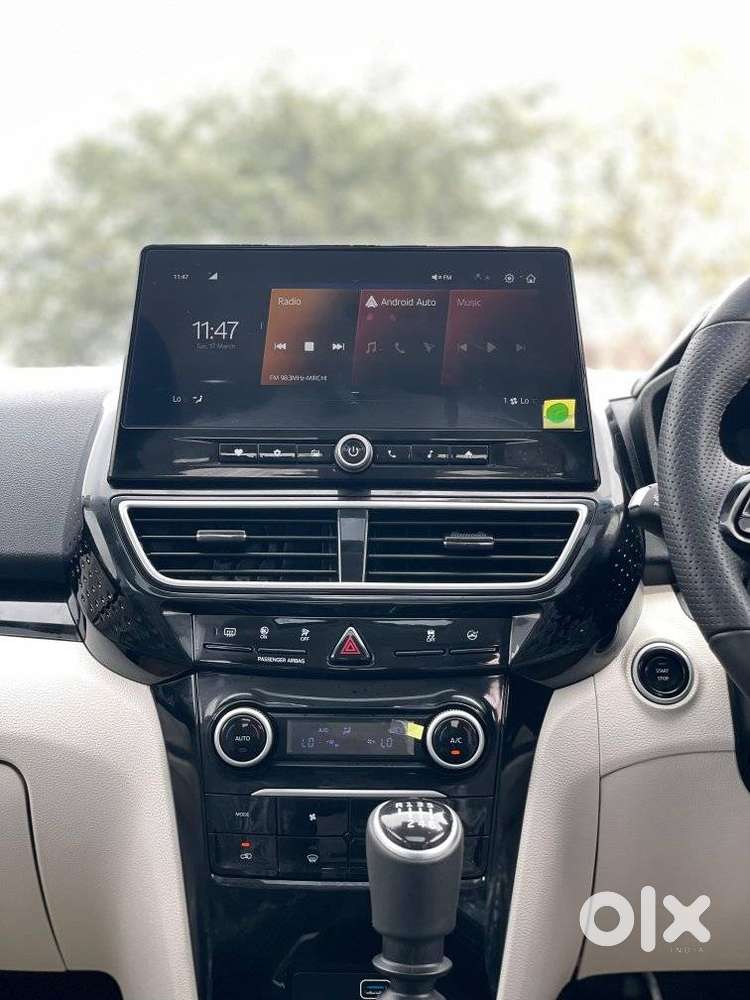 Mahindra Xuv 3xo Ax5 Pm Mt, 2024, Petrol