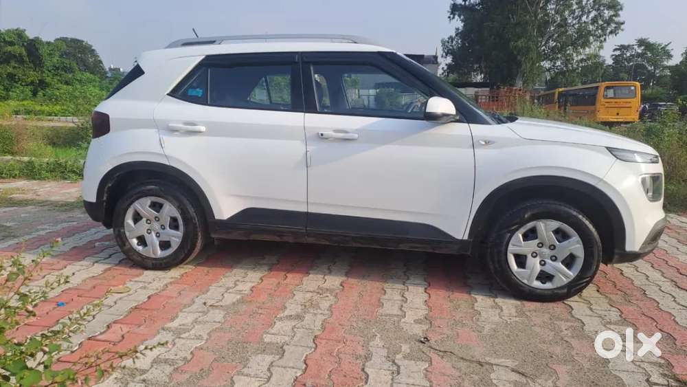 Hyundai Venue S 1.2 Petrol, 2019, Petrol
