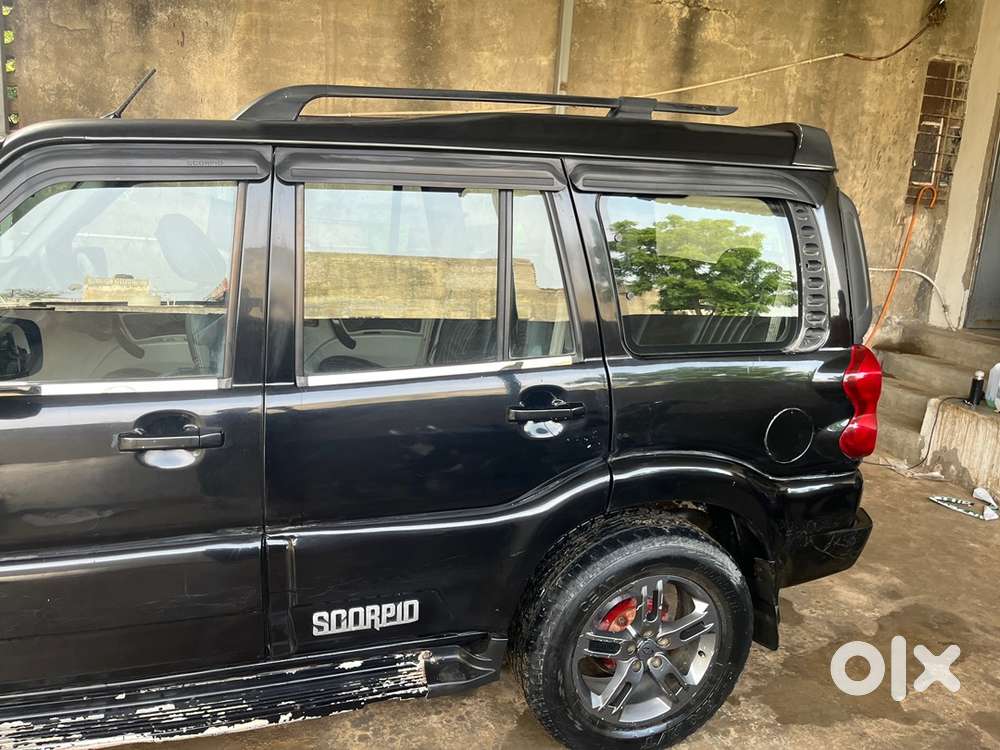 Mahindra Scorpio 2014 Modified Into S11