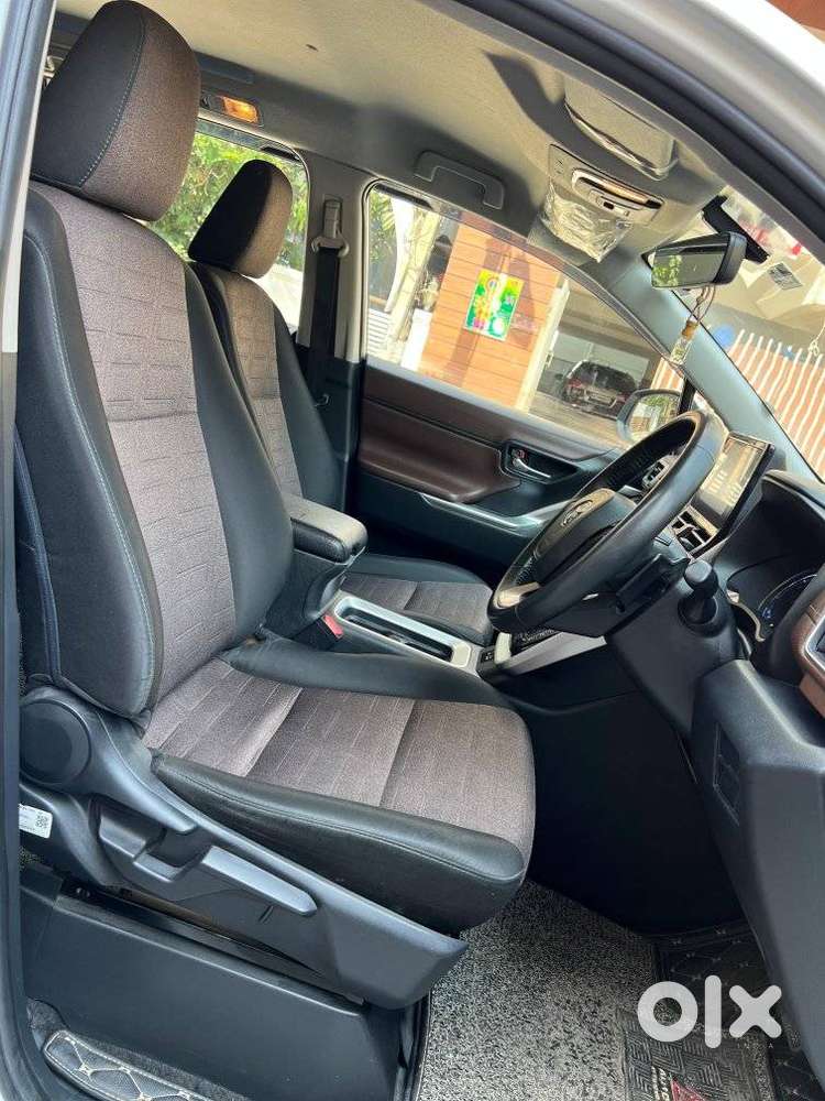 Toyota Innova Hycross 2.0 Vx Hybrid 7 Str, 2023, Petrol
