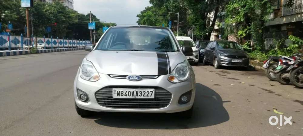 Ford Figo Petrol Titanium, 2014, Petrol
