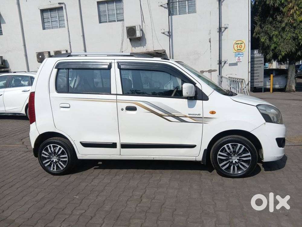 Maruti Suzuki Wagon R Vxi Amt1.2, 2018, Petrol