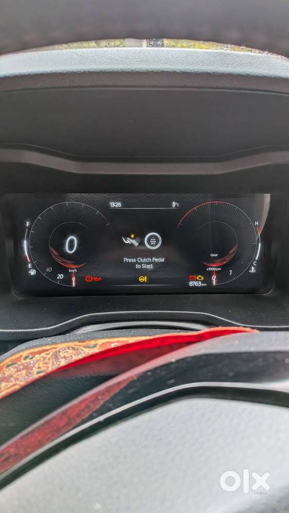 Mahindra Xuv 3xo 2025 Petrol 8800 Km Driven