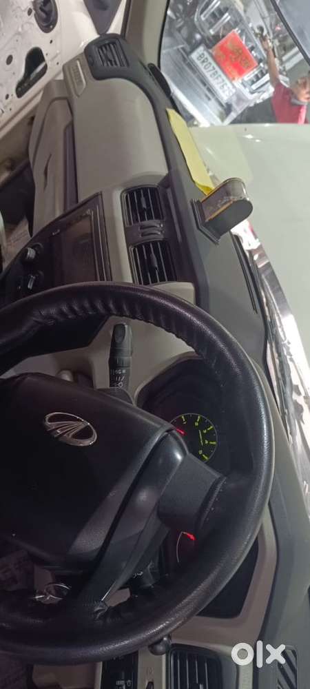 Mahindra Petrol 2018 Manual