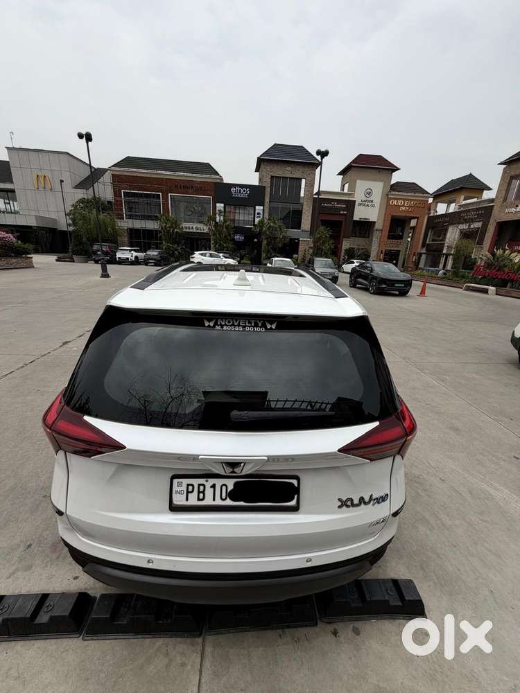 Mahindra Xuv700 2024 Petrol Well Maintained