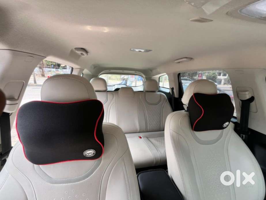 Mahindra Xuv700 2.0 Ax 5 Petrol At Str, 2022, Petrol