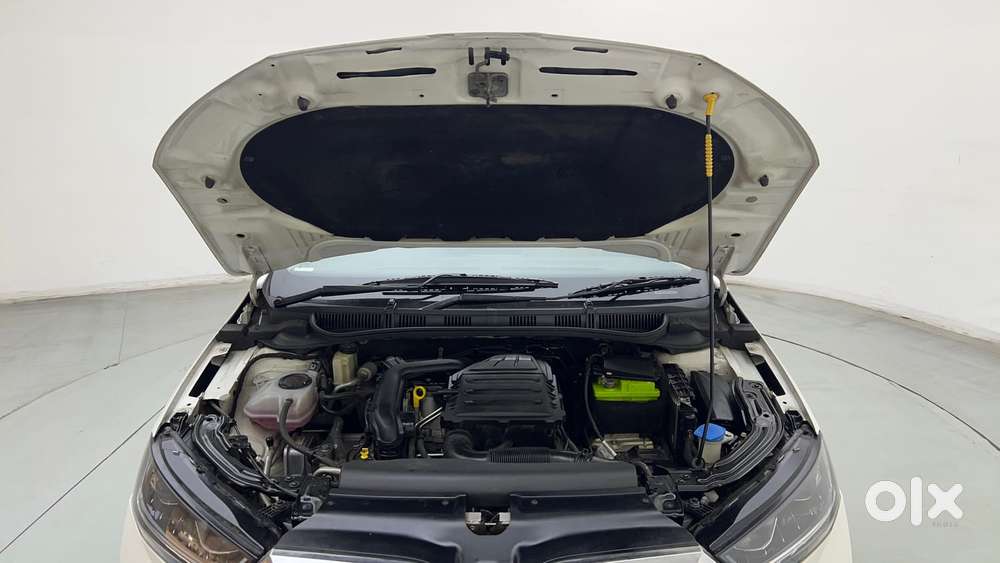 Skoda Slavia Style 1.0l Tsi At, 2022, Petrol