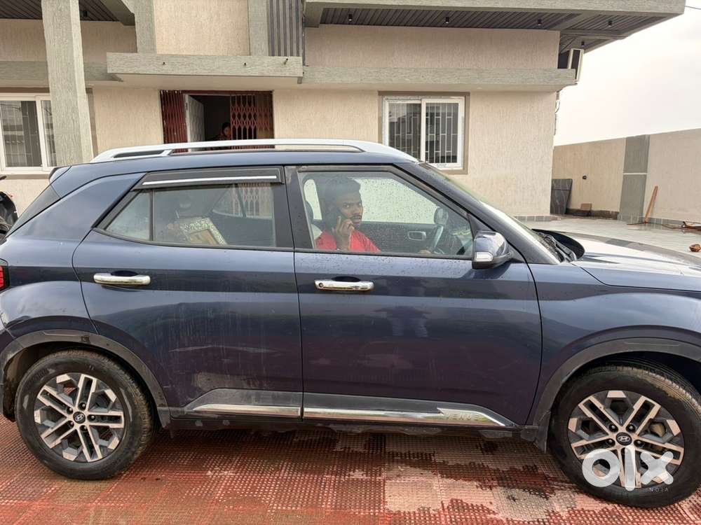 Hyundai Venue 2022 Diesel Well Maintained