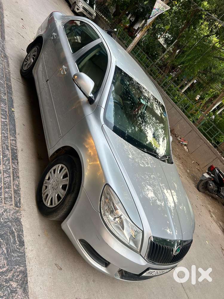 Skoda Laura 1.8 Tsi Active, 2011, Petrol