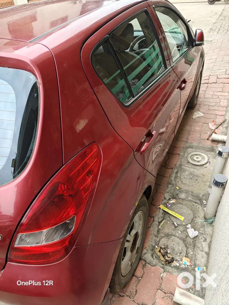 Hyundai I20 Asta Petrol + Cng 2011