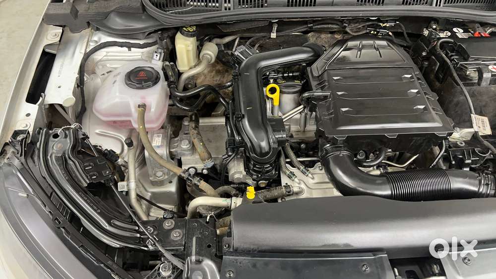 Skoda Slavia Ambition 1.0l Tsi At, 2022, Petrol