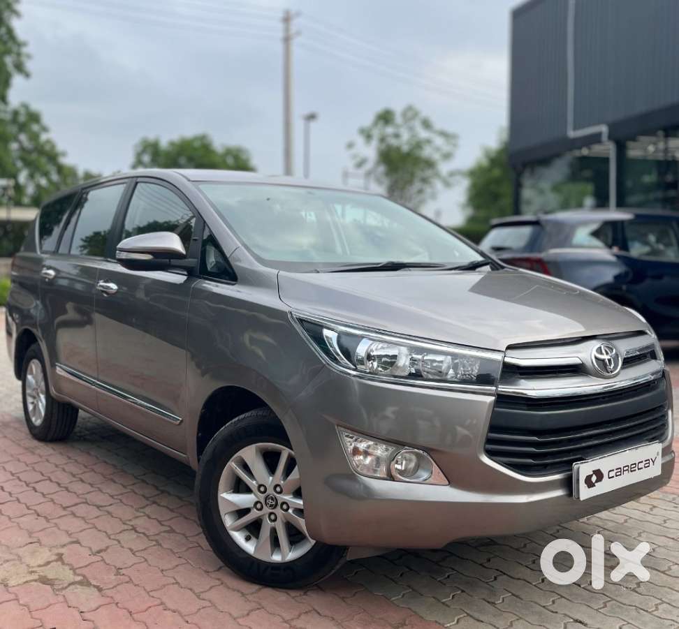 Toyota Innova Crysta 2.4 Gx Mt 8s, 2017, Diesel
