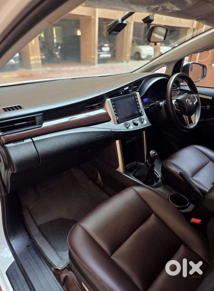 Toyota Innova Crysta [2020-ongoing] 2.4 Gx 7 Str, 2025, Diesel