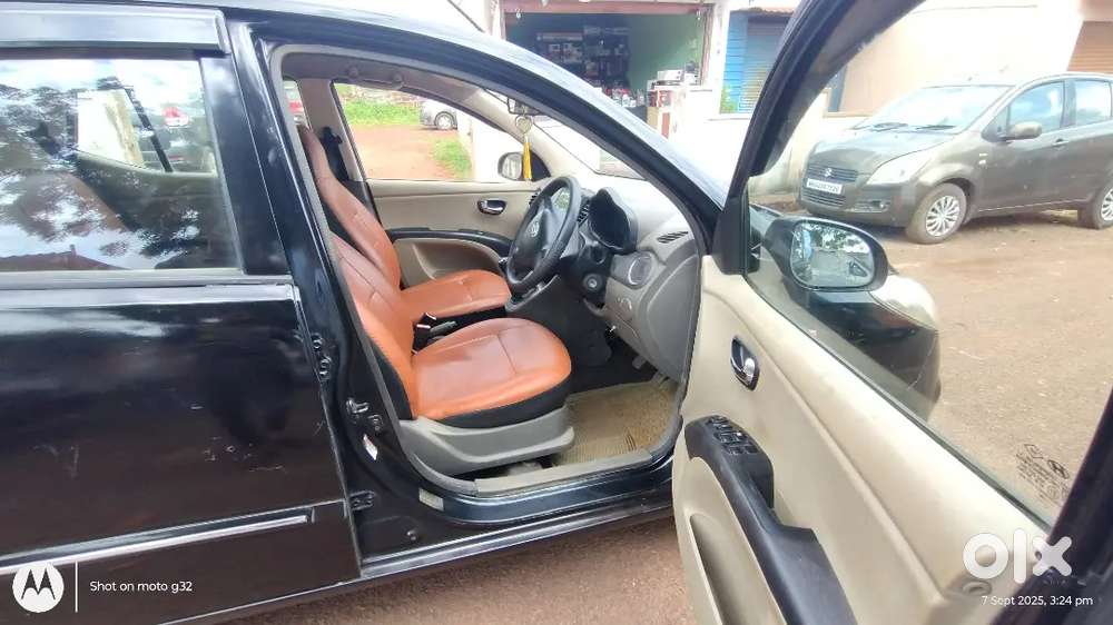 Hyundai I10 Sportz 2012 Touch Screen Reverse Camera Leather Seats