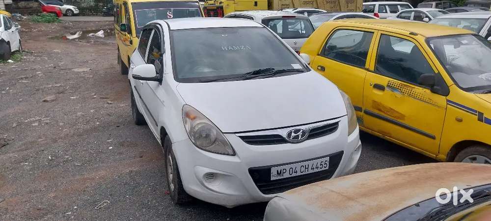 Hyundai I20 Sportz Petrol 2011