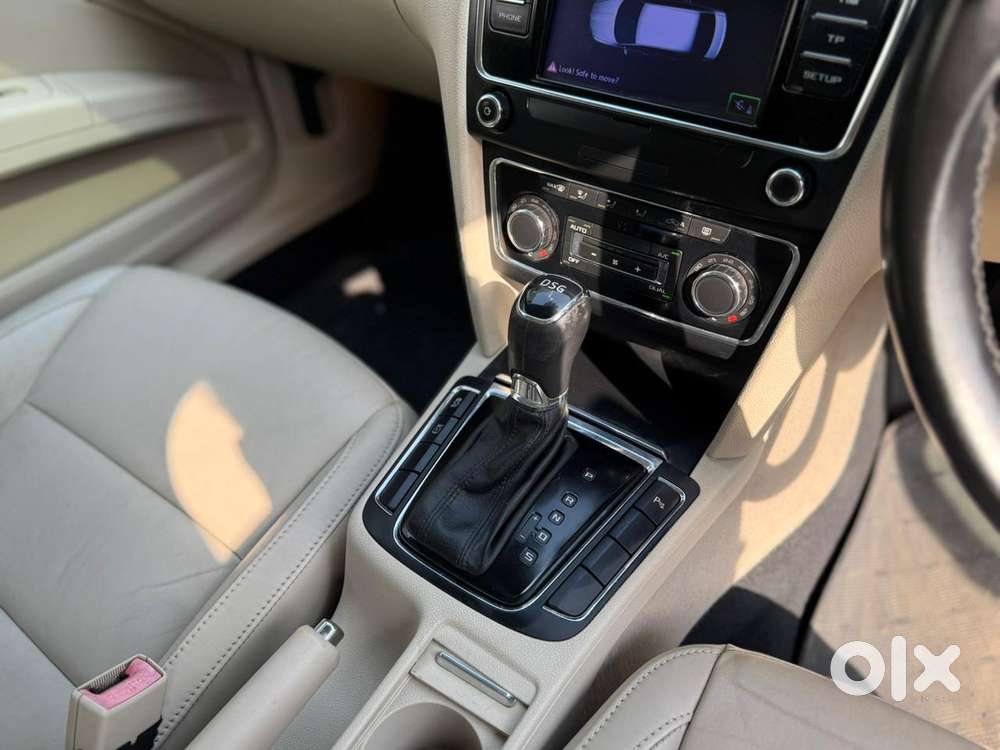 Skoda Superb [2014-2016] 1.8 Style Tsi At, 2015, Petrol
