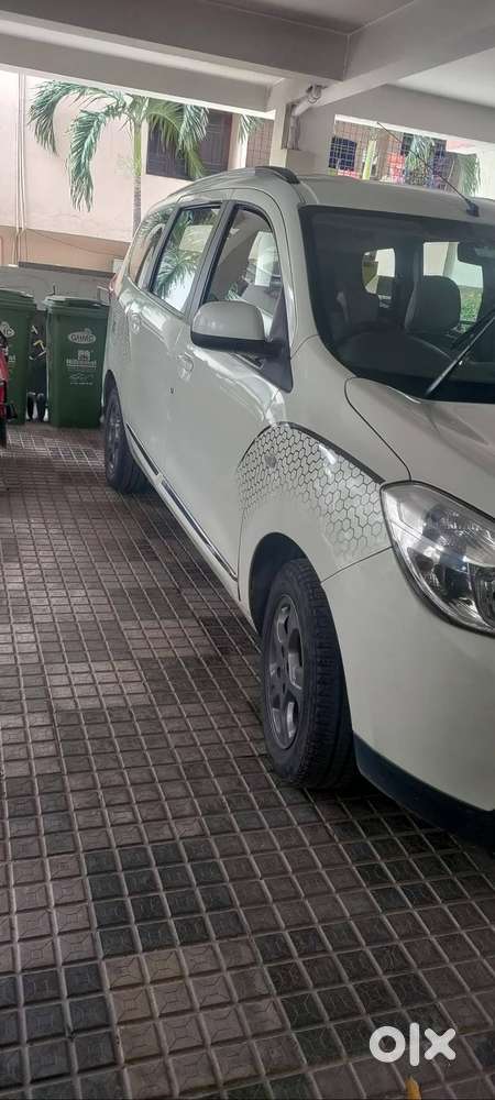 Renault Lodgy 2015 Diesel  Well Maintained  Fancy Number  Excellent