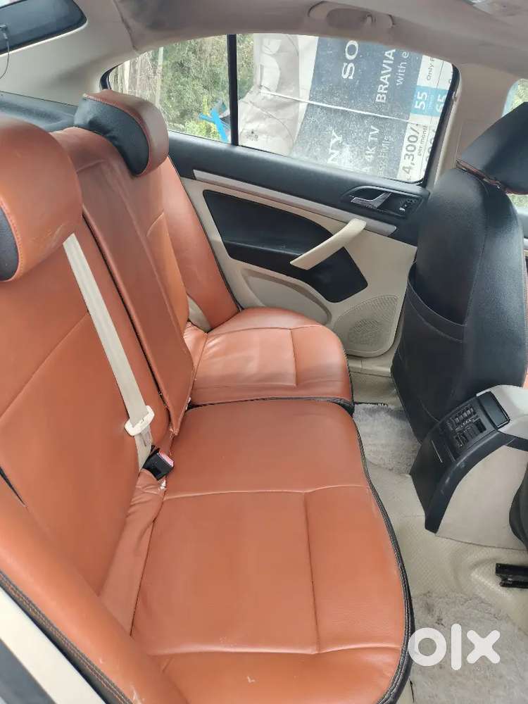 Skoda Laura 1.9 Ambiente 2012