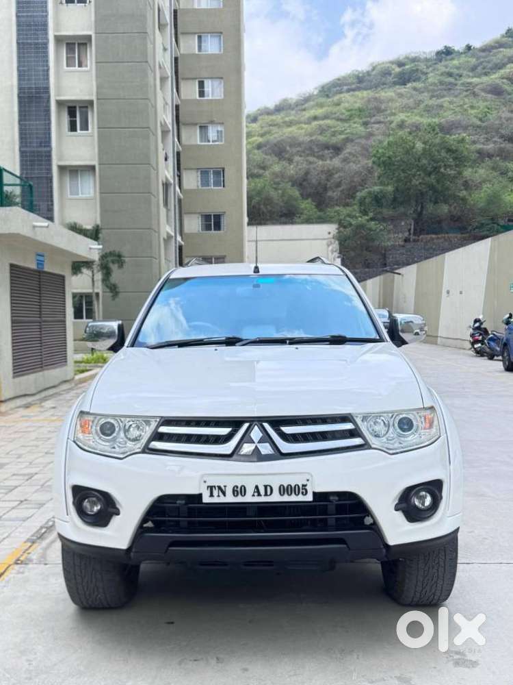 Mitsubishi Pajero Sport 4x4 Dual Tone, 2016, Diesel