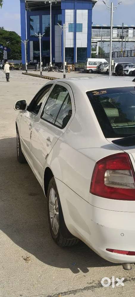 Skoda Laura 2.0 Ambiente 2012