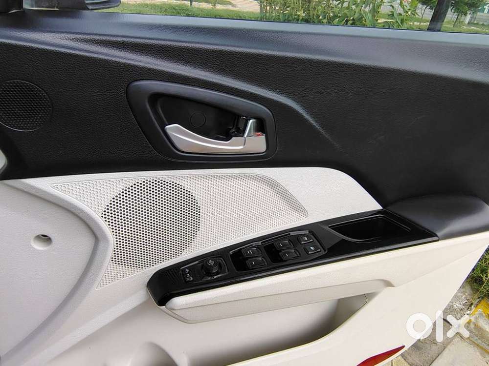 Mahindra Xuv 3xo Ax5 Ds Mt, 2024, Diesel