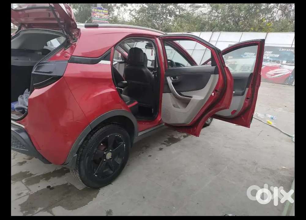 Well Maintained Tata Nexon Showroom Tracking Record