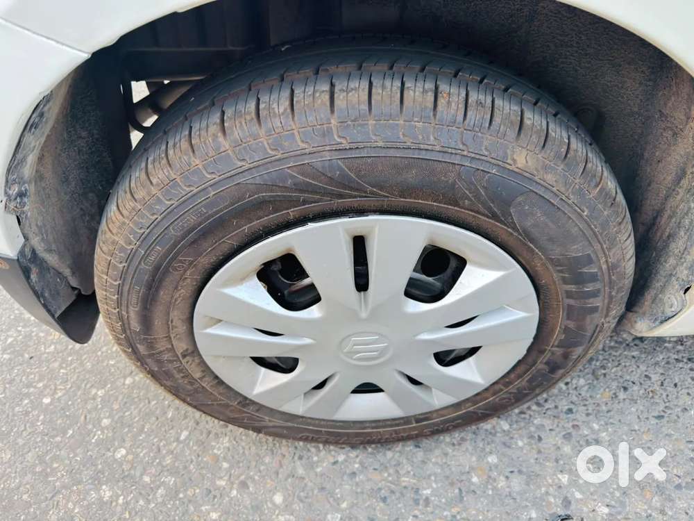 Maruti Suzuki Swift Lxi Optional-o, 2017, Petrol