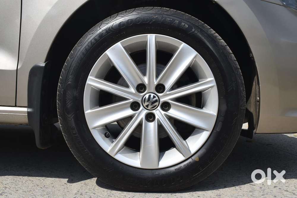 Volkswagen Vento 1.2 Tsi Highline Plus At, 2015, Petrol