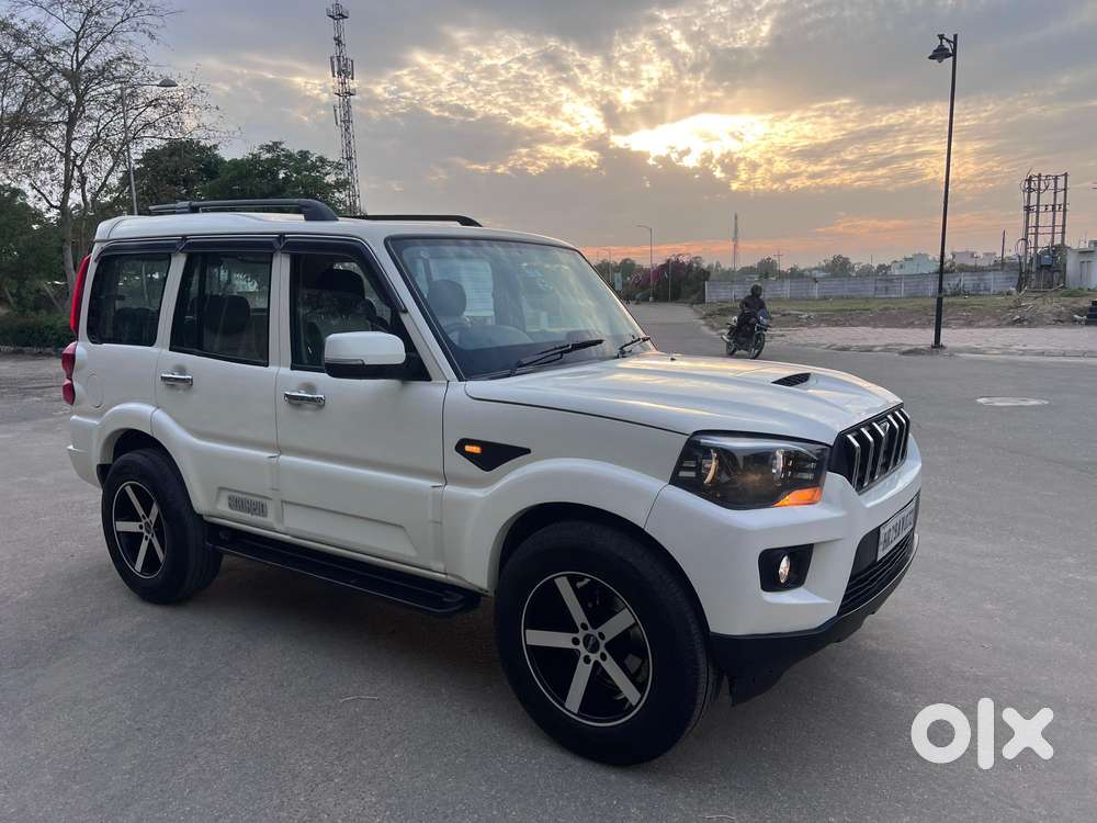 Mahindra Scorpio Classic, 2020, Diesel