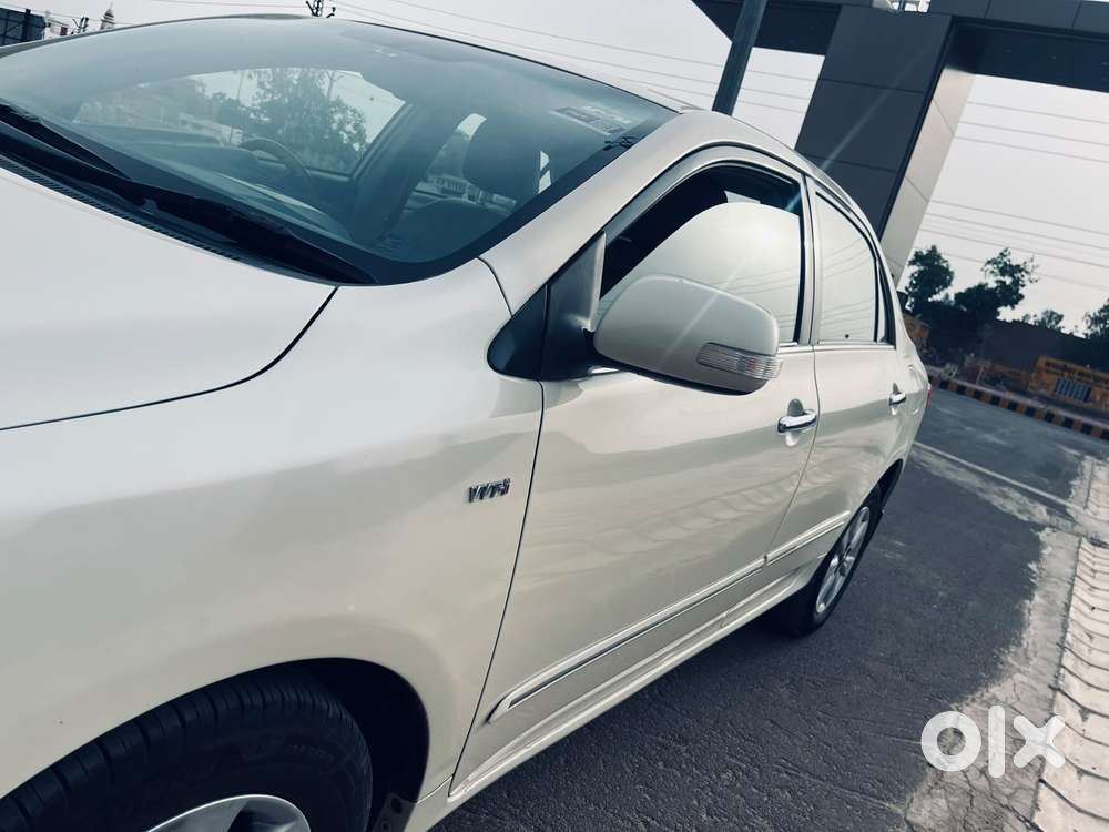 Toyota Corolla Altis [ ] 1.8 Vl At, 2011, Petrol
