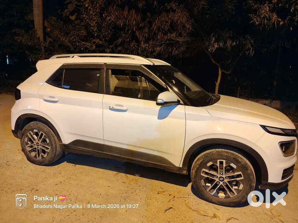 Hyundai Venue 2024 Diesel Well Maintained