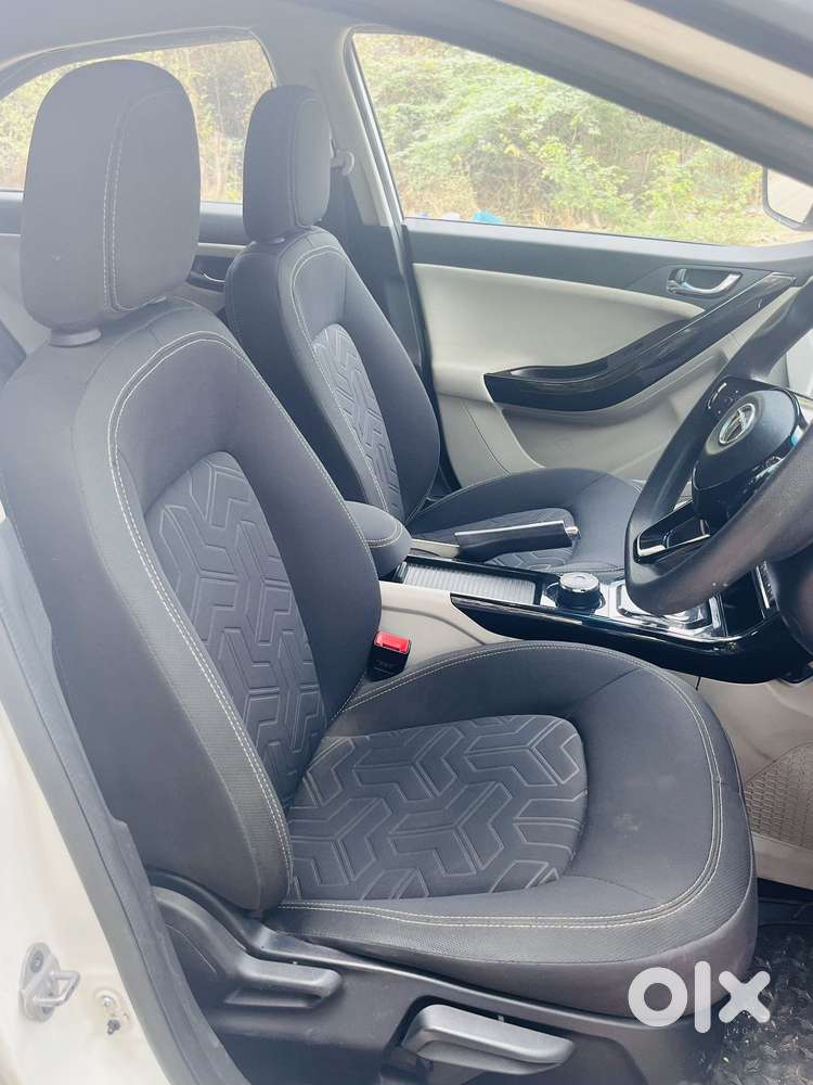 Tata Nexon, 2023, Petrol