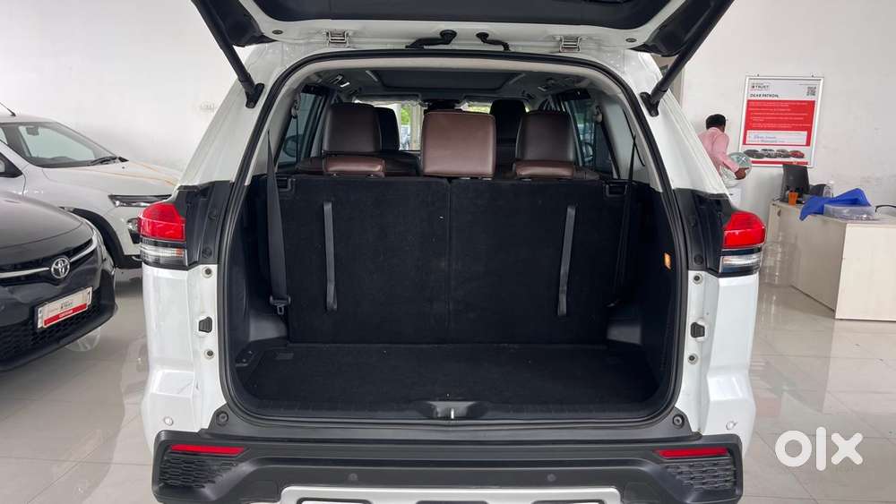 Toyota Innova Hycross 2.0 Zx (o) Hybrid 7 Str, 2024, Petrol