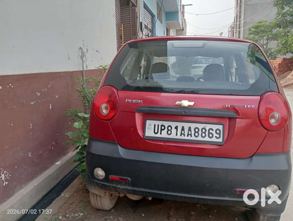 2009 Model Petrol Or Cng Cylinder Few Months Old The Car Only Park