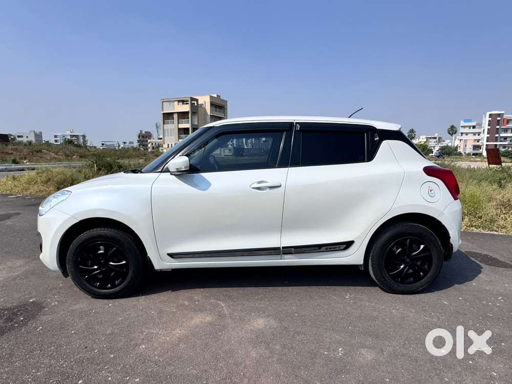 Maruti Suzuki Swift Vxi, 2022, Petrol