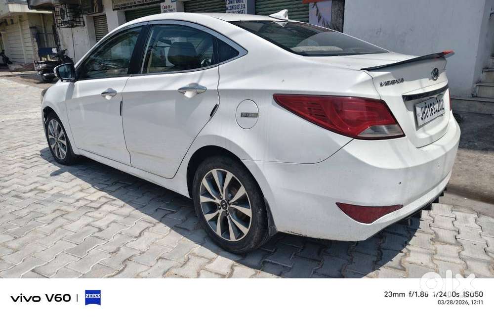 Hyundai Verna Fluidic 1.6 Vtvt Sx, 2015, Petrol