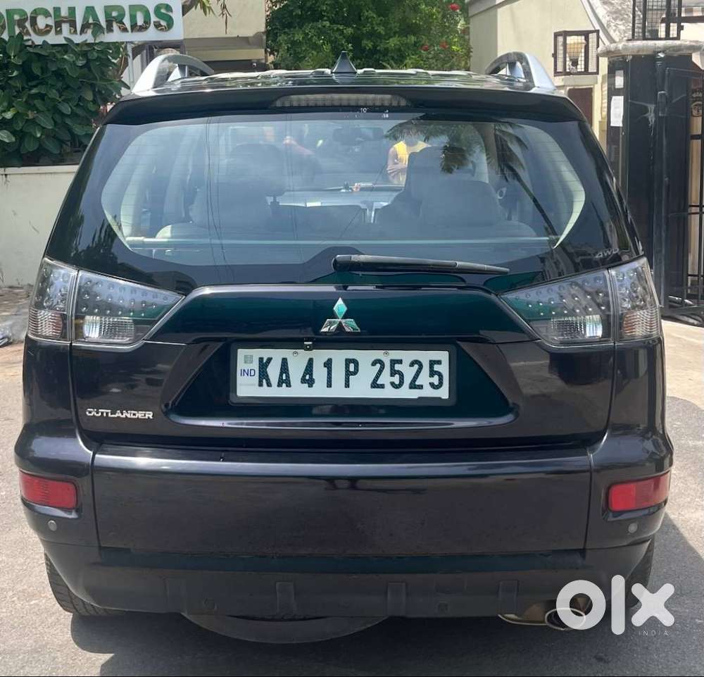 Mitsubishi Outlander 2011 Petrol Well Maintained