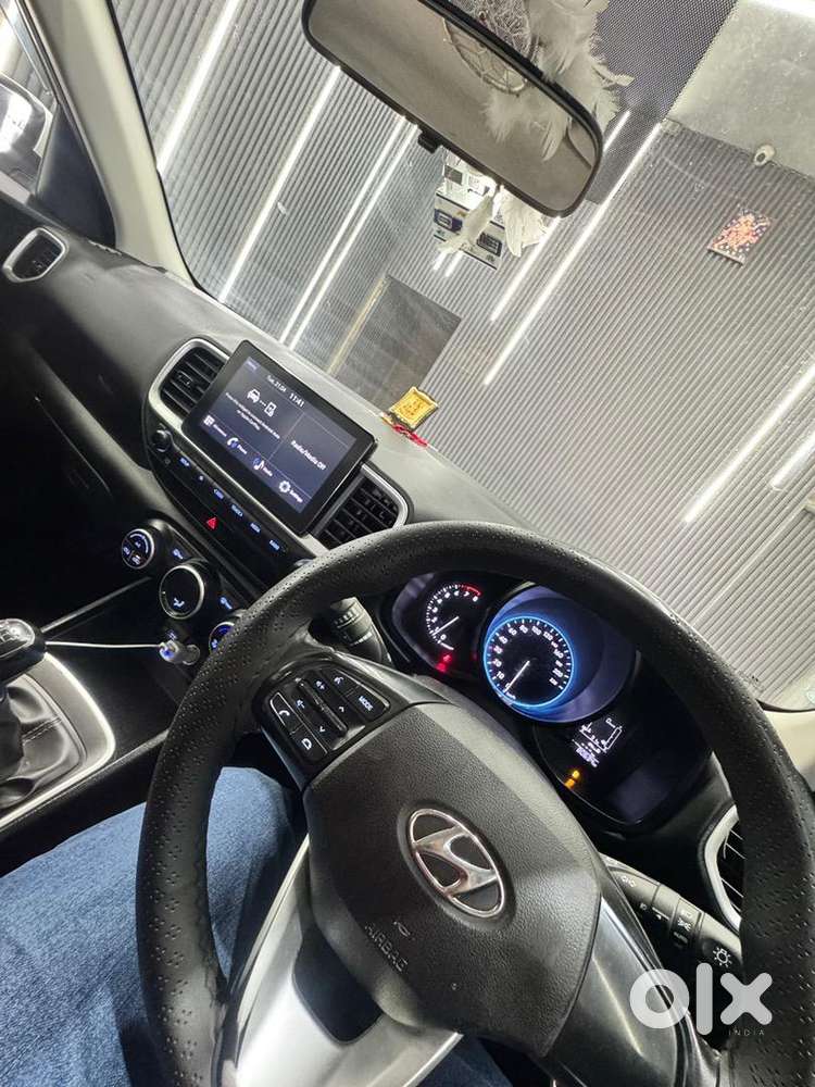 Hyundai Venue 2022 Petrol Well Maintained